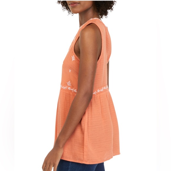 Cupio || NWT || Embroidered Sleeveless V-Neck Cotton Gauze Top - Picture 4 of 6